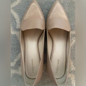 Cole Haan Women's Tan Flats loafers size 9
